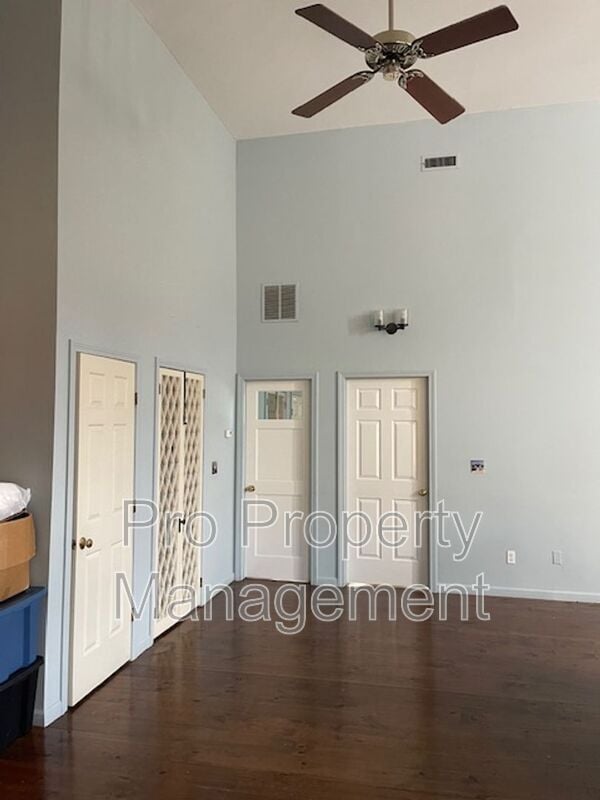 Building Photo - 500 Nonnewaug Rd