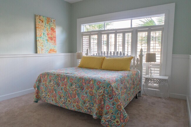 Building Photo - 223 Paradise by the Sea Blvd