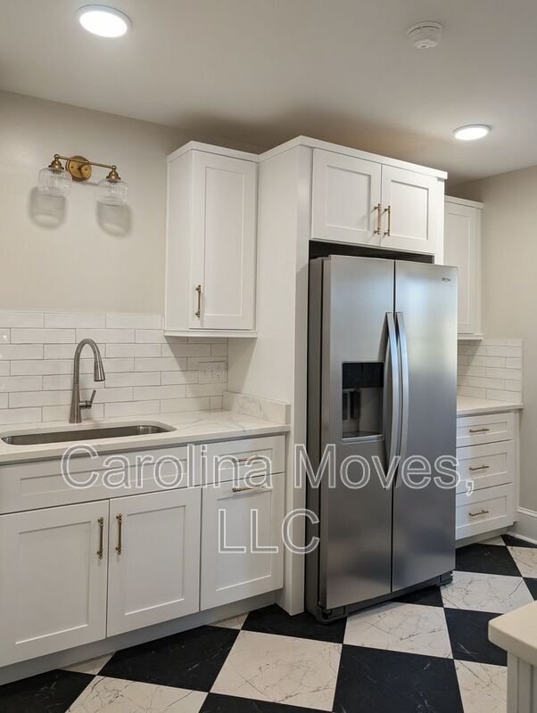 Building Photo - 1102 Easley Bridge Rd