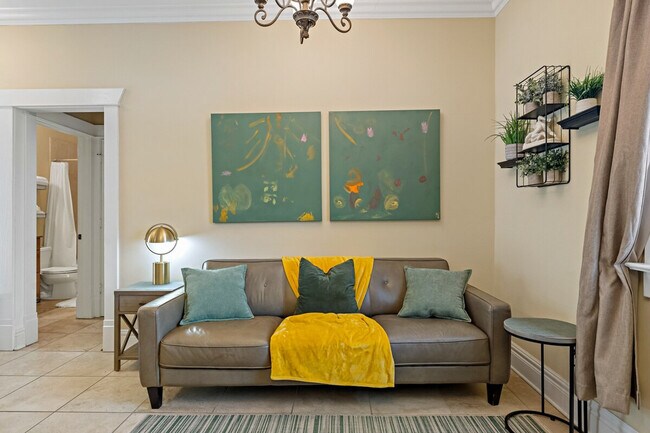 Building Photo - 611 S Orleans Ave