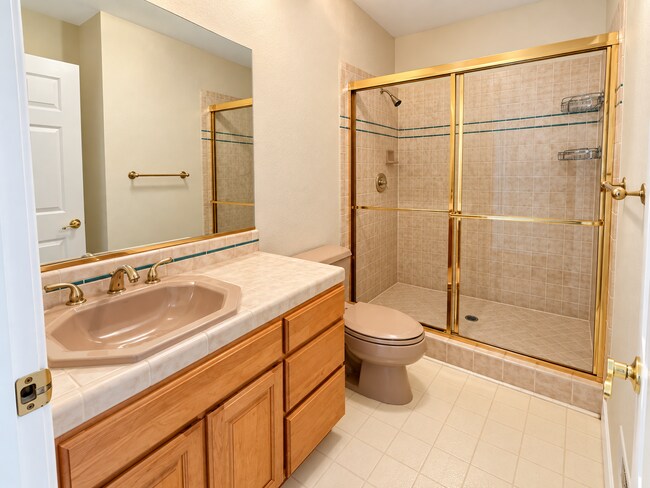 Building Photo - 3071 Crestablanca Dr