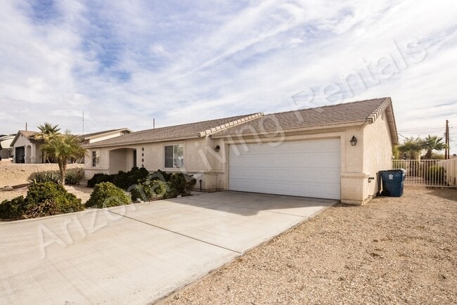 Building Photo - NORTHSIDE POOL HOME