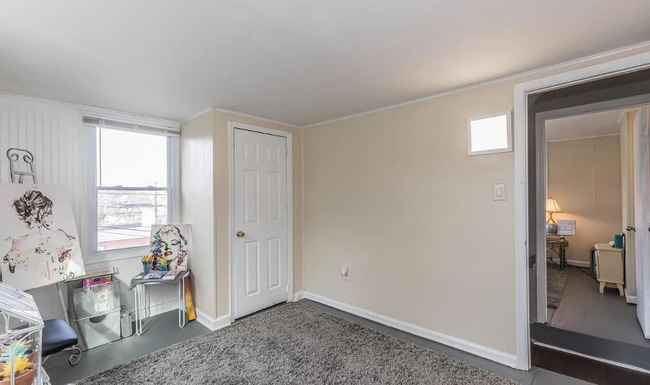 Building Photo - 19 Birch St