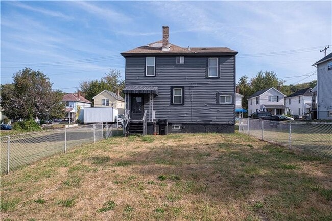 Building Photo - 741 Griffith St