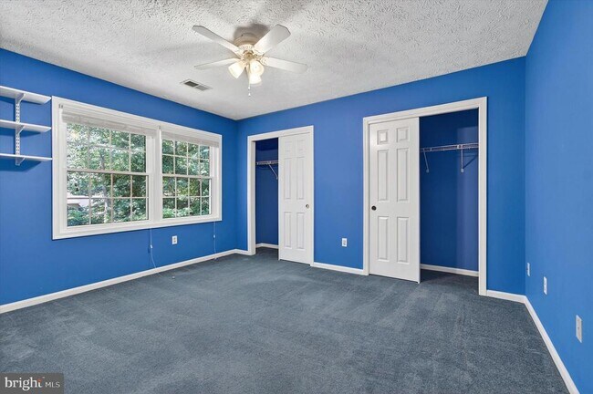 Building Photo - 8405 Overlook St