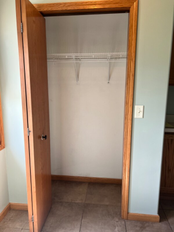 Building Photo - 262 Meadowbrook Ave