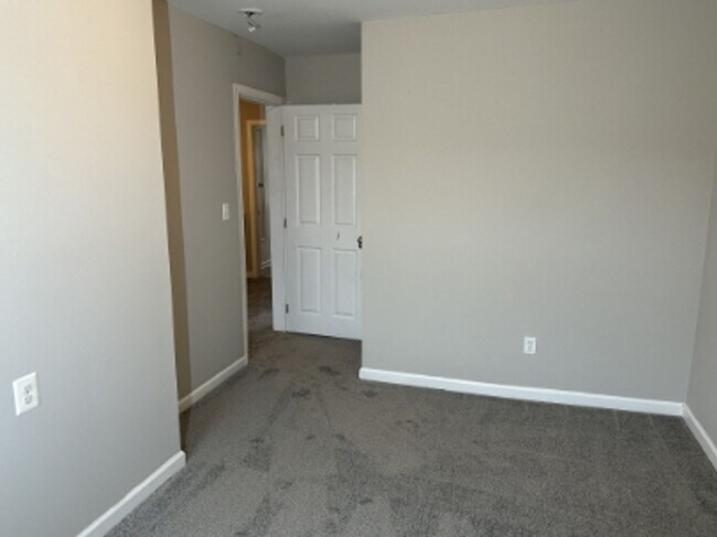 Building Photo - 3616 Elmley Ave