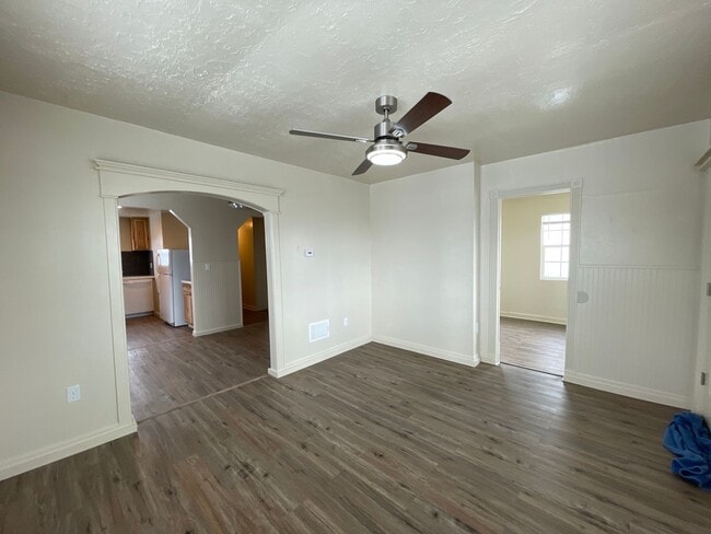 Building Photo - Country Living in Culver - 2 Bedroom / 1 Bath Home