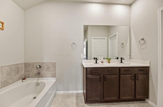 Building Photo - 12120 New River Ct
