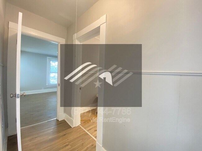 Building Photo - 323 Harrison St