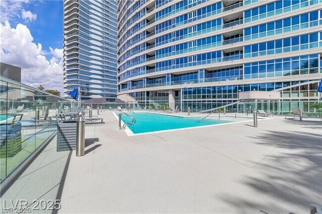 Building Photo - 4525 Dean Martin Dr
