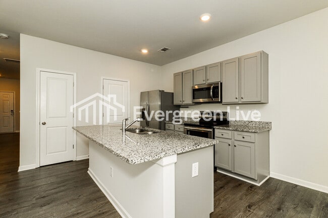 Building Photo - 104 Vlg Grn Dr NW