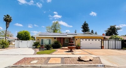 Building Photo - Beautiful 3 Bedroom 2 Bath Home with SOLAR...