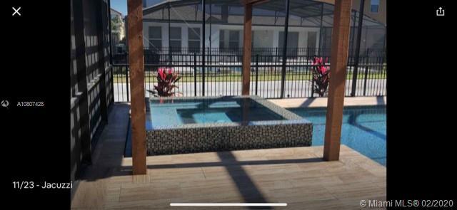 Building Photo - 8961 Lookout Pointe Dr