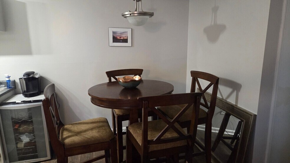 Building Photo - 113 Dapple Ct