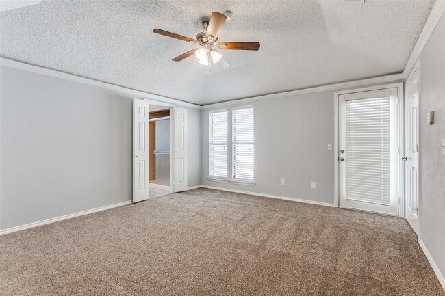 Building Photo - 4444 Hartford Dr