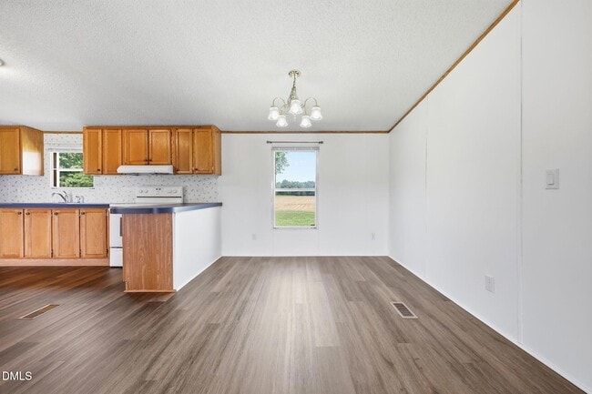 Building Photo - 1385 Live Oak Rd