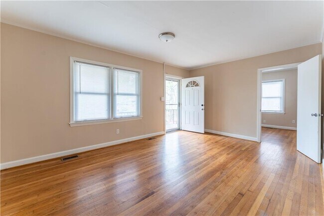 Building Photo - 1387 Church St