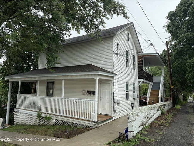 Primary Photo - 713 Cherry St