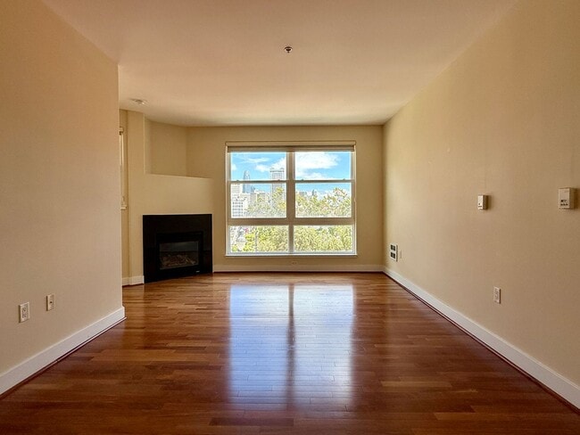Building Photo - Beautiful 2 bedroom, 2 bath condo for rent...
