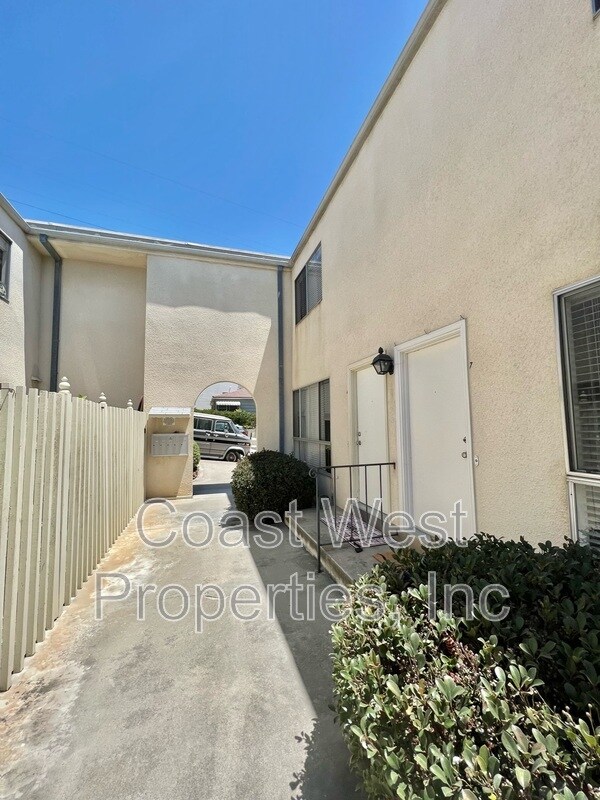 Building Photo - 1280 Goshen St