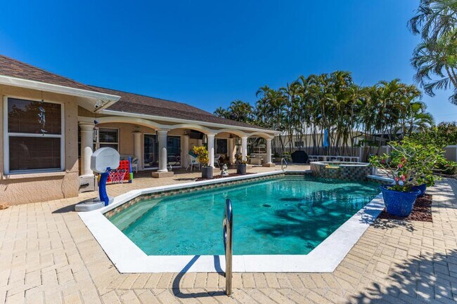 Building Photo - 2310 SW 53rd St