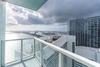 Building Photo - 1900 N Bayshore Dr