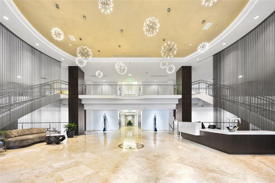 Lobby - 511 SE 5th Ave