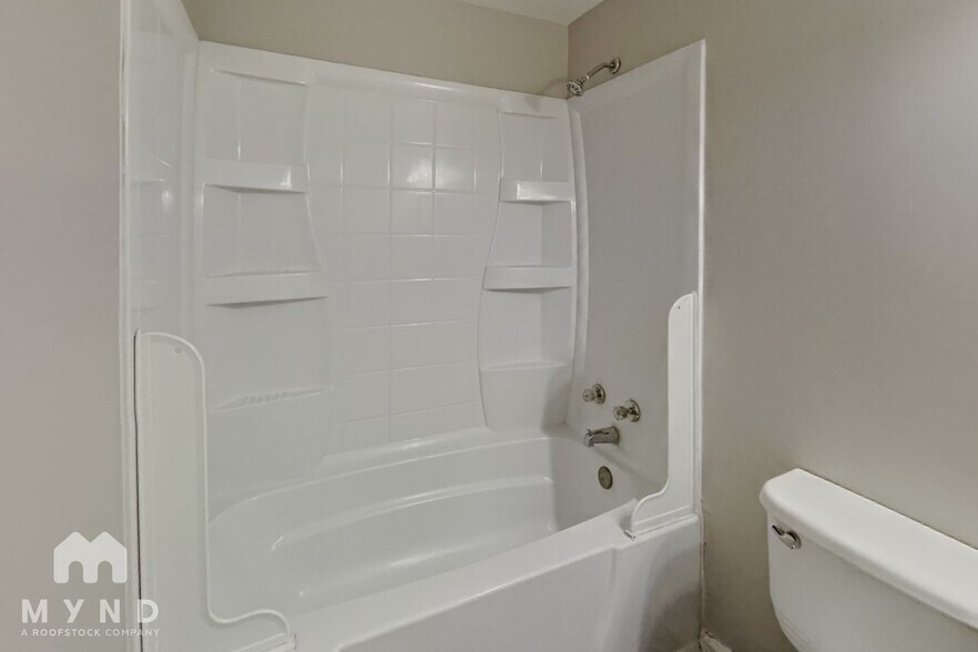 Building Photo - 1739 Pickering Dr