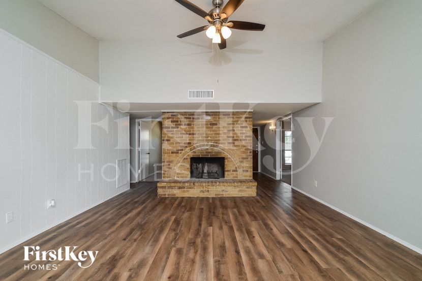 Building Photo - 5702 Magnolia Ln