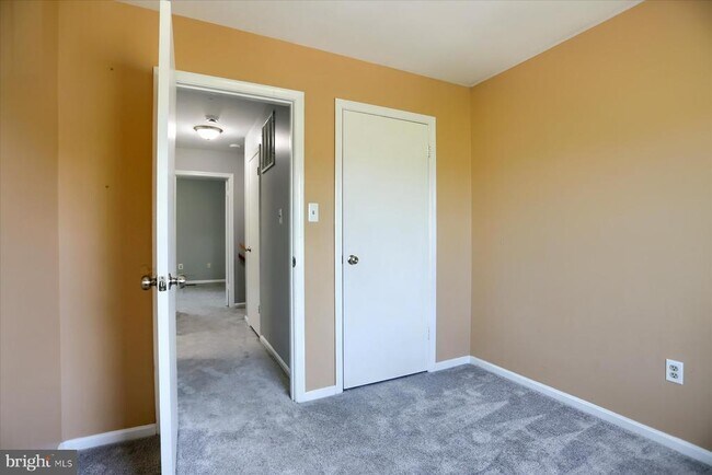 Building Photo - 618 Milford Ct