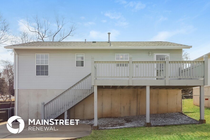 Building Photo - 3409-3405 5 Oaks Ct