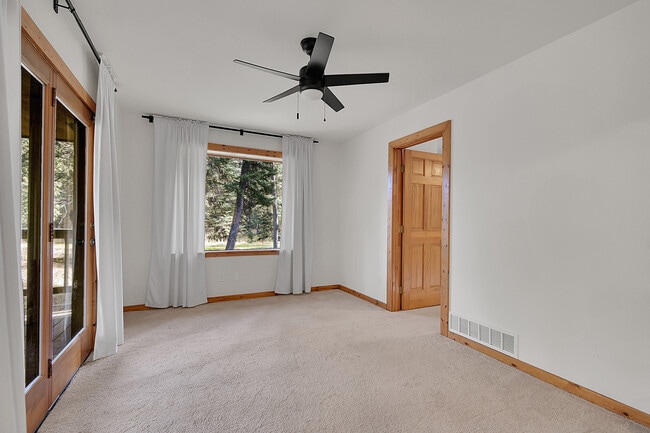 Building Photo - 28192 Shadow Mountain Dr