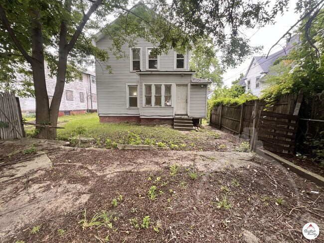 Building Photo - 3113 Scottwood Ave
