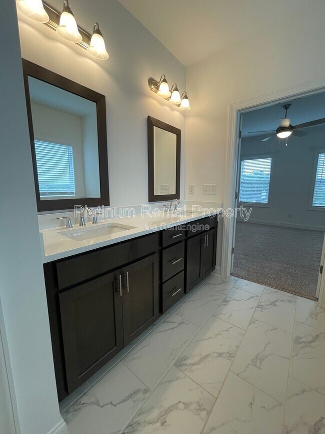 Building Photo - 5221 Riden Ct