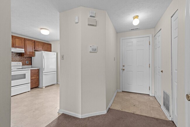 Building Photo - 528 Chanticlar Ct