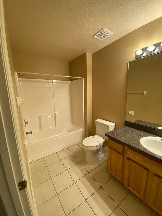Building Photo - Pool Home for Rent