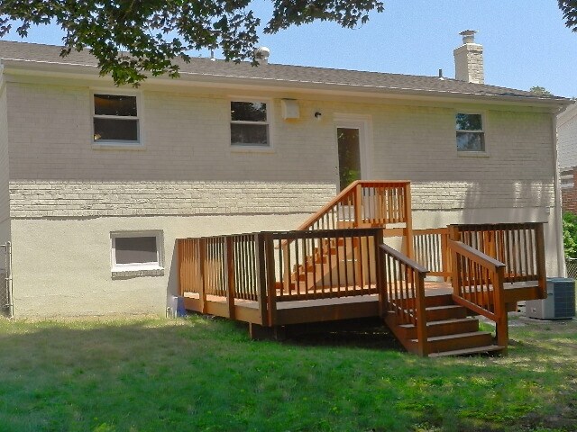 Building Photo - Stunning Rambler-Fantastic Location