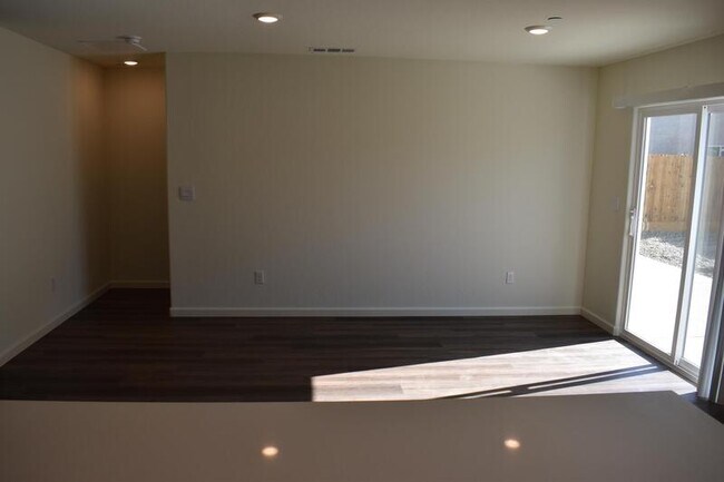 Building Photo - 4027 Bayonet Dr