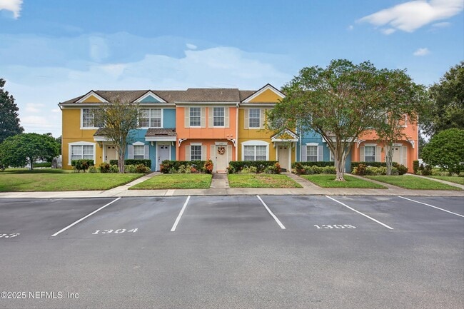 Primary Photo - 12311 Kensington Lakes Dr