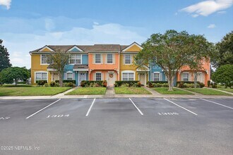 Building Photo - 12311 Kensington Lakes Dr