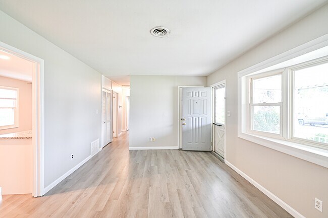 Building Photo - 2530 Bellfield St