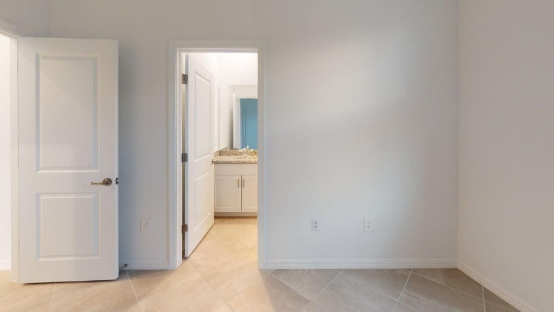 Building Photo - 1548 Saddlewood Cir