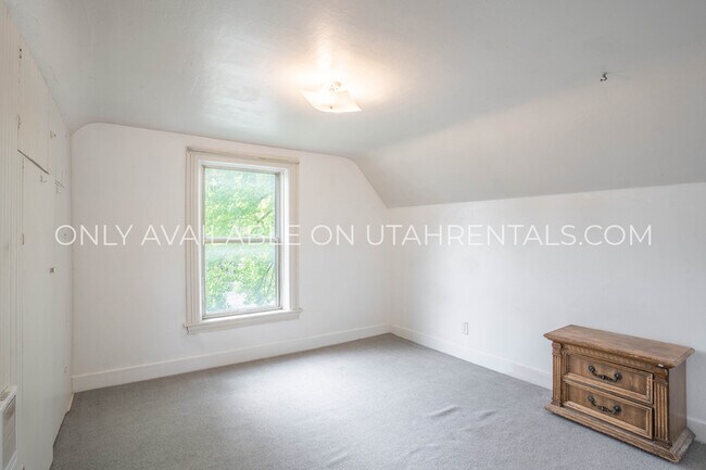 Building Photo - 167 N 100 E