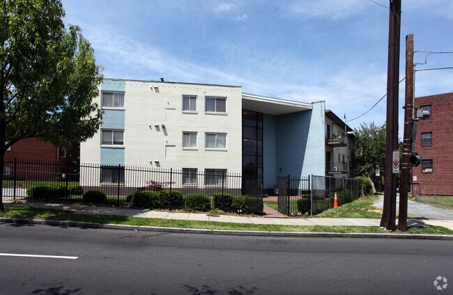 Primary Photo - Randle Heights