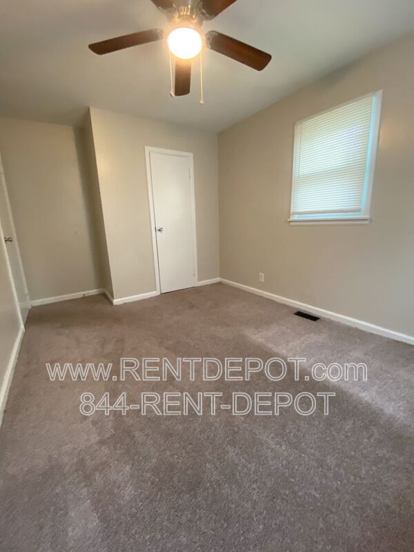 Building Photo - 2035 Hicks Dr