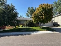 Building Photo - Westside Home