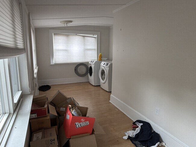 Building Photo - 607 Fellsway