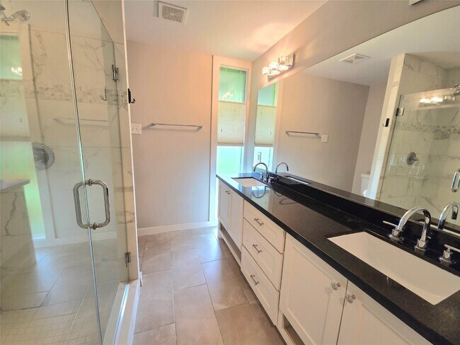 Building Photo - 1763 Maux Dr