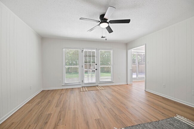 Building Photo - 2117 Semmes Dr